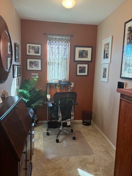 Building Photo - 4518 N Petersburg Dr