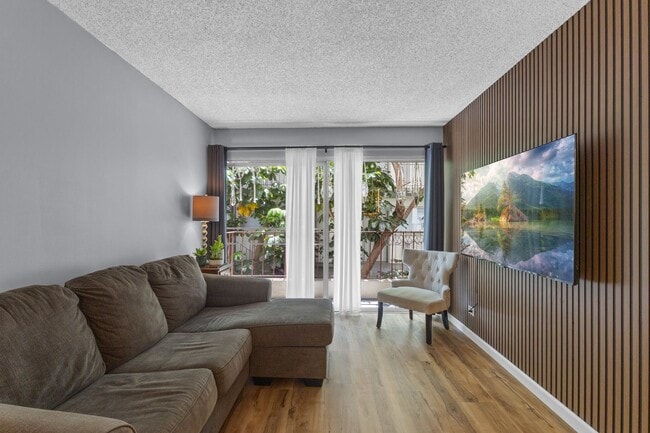 Building Photo - Experience Waikiki Living
