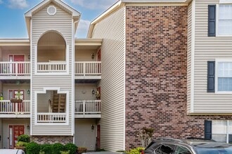 Building Photo - Furnished or Unfurnished Top Floor Condo