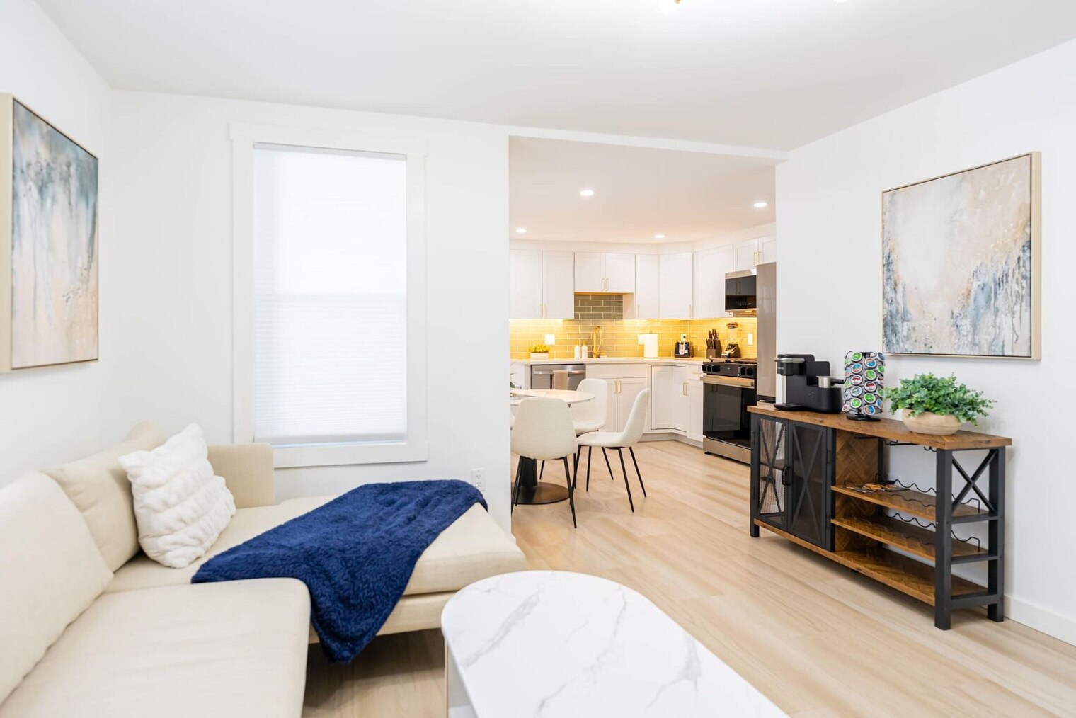 Building Photo - 42 White St Pl