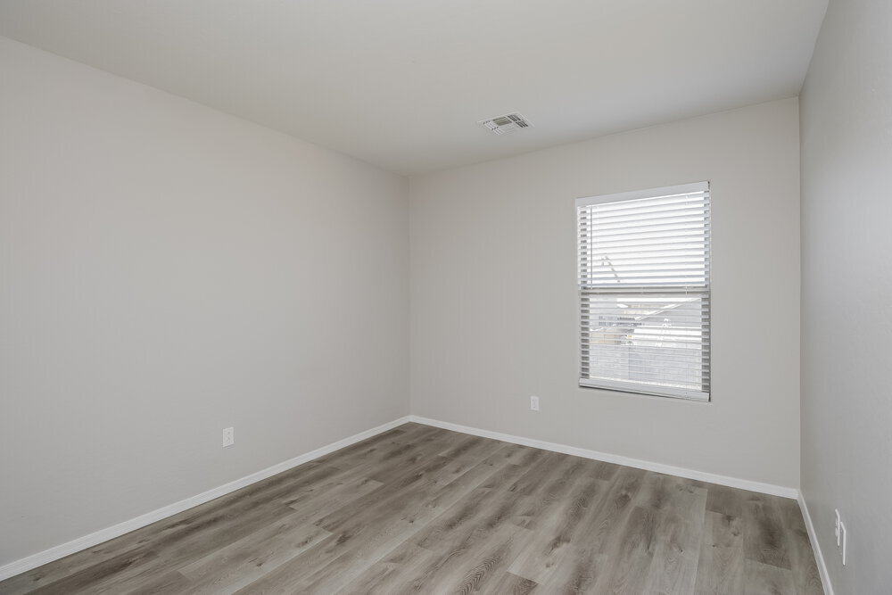 Building Photo - 30846 N Bramwell Ave
