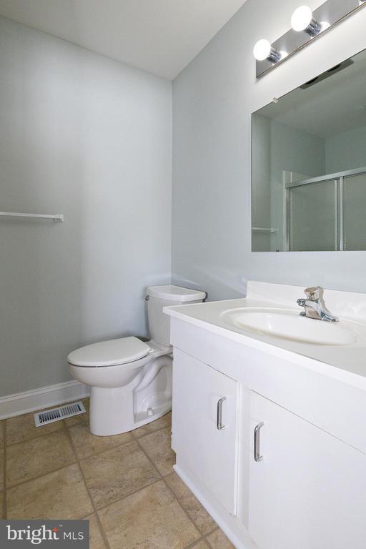 Building Photo - 211 Woodhollow Dr