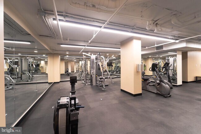 Building Photo - 1808 Old Meadow Rd