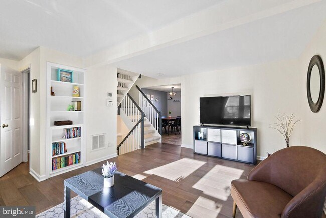 Building Photo - 5341 Harbor Ct Dr