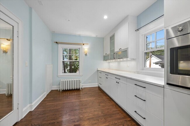 Building Photo - 110 13th St