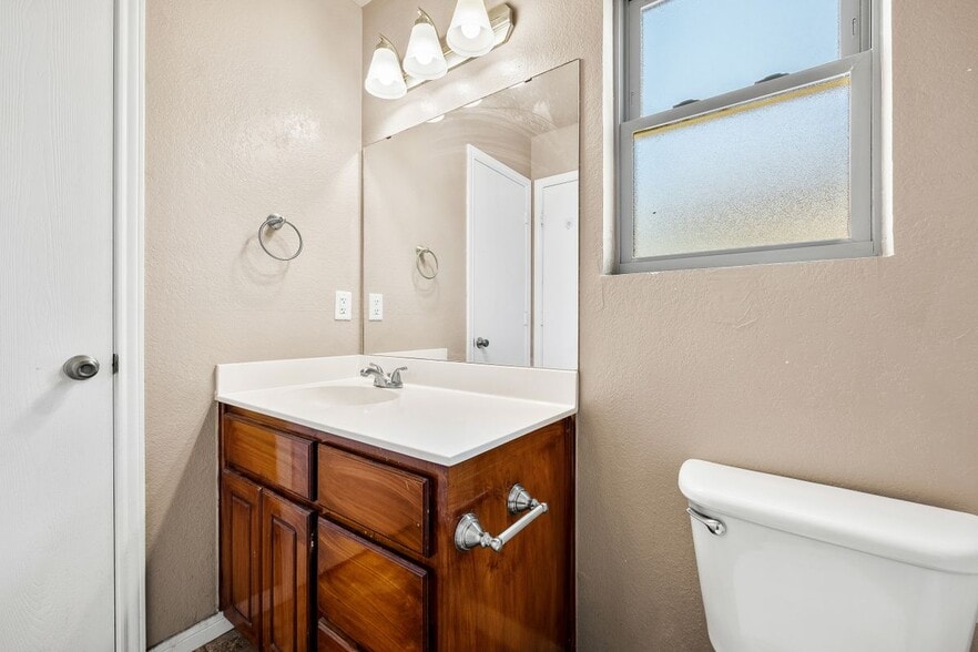Building Photo - 4307 Stallion Dr