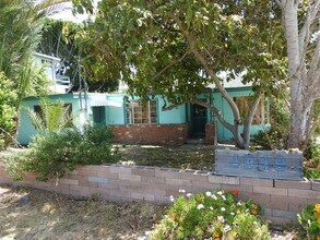 Building Photo - 2Bed 2Bath, Huge yard, PB location