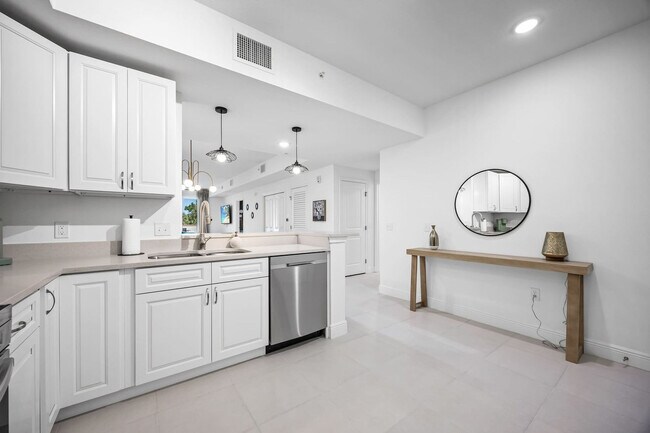 Building Photo - 735 Pilot Ln