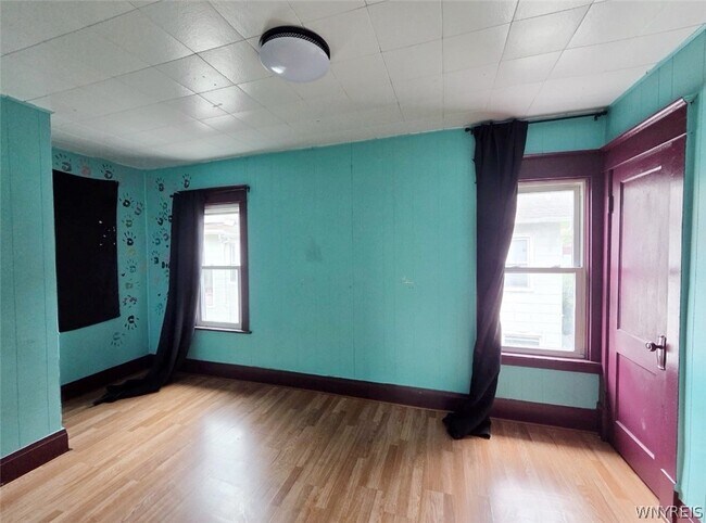 Building Photo - 1037 Walden Ave