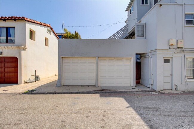 Building Photo - 223 24th St