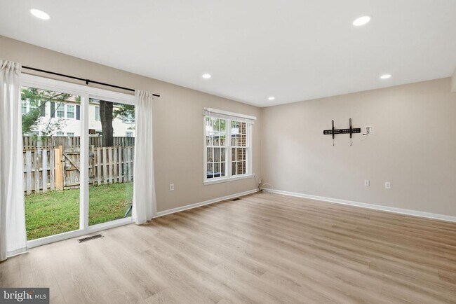 Building Photo - 12120 Stoneford Dr