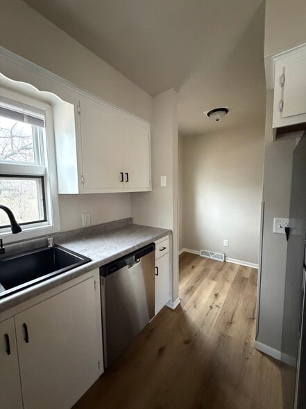 Building Photo - 316 N 8th St