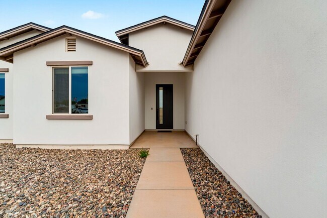 Building Photo - NO HOA! 2024 Build w/ RV Gate, Quartz Kitchen & 4 Spacious Bedrooms