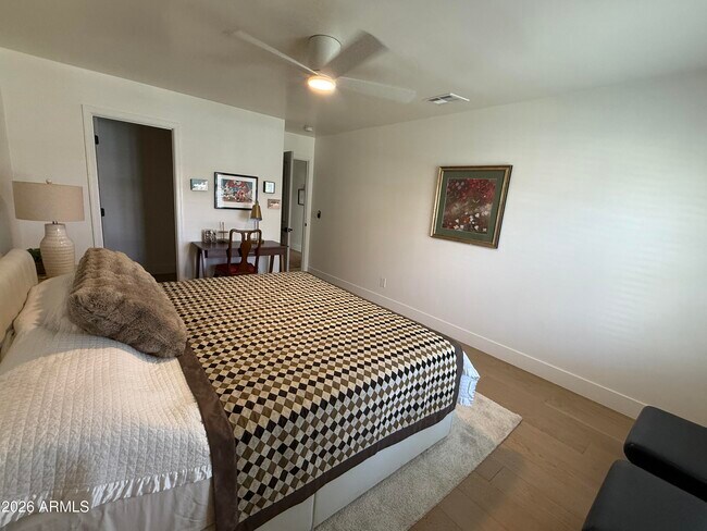 Building Photo - 7285 E Las Palmaritas Dr