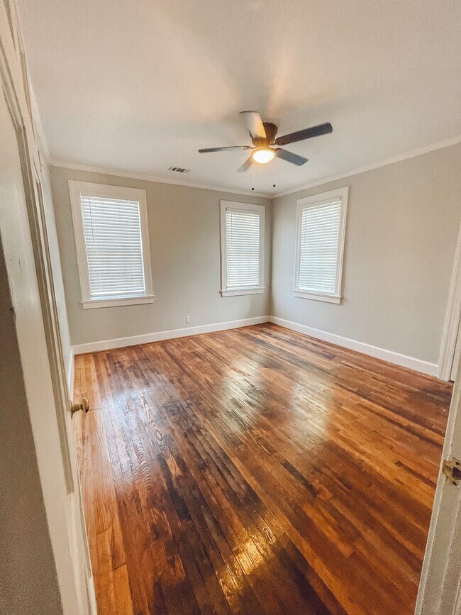 Building Photo - 1219 Eberhart Ave