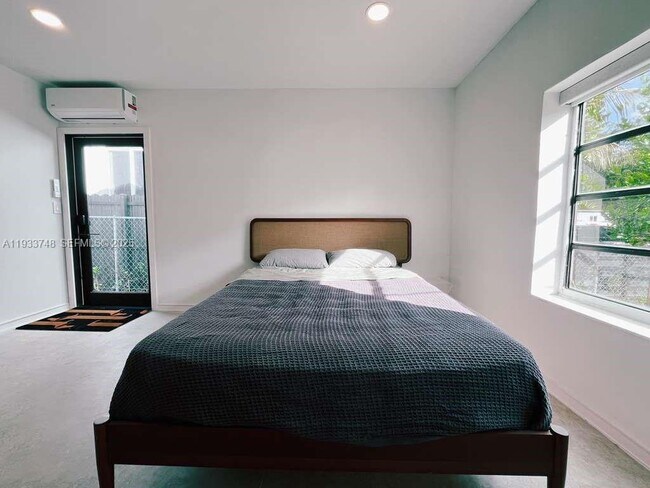 Building Photo - 765 NW 44th St