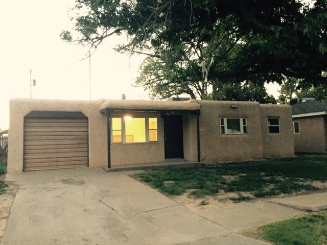 Building Photo - HOME NEAR UNIVERSITY NEW CARPET