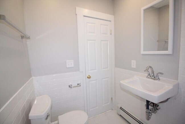 Building Photo - 12 Albion Pl