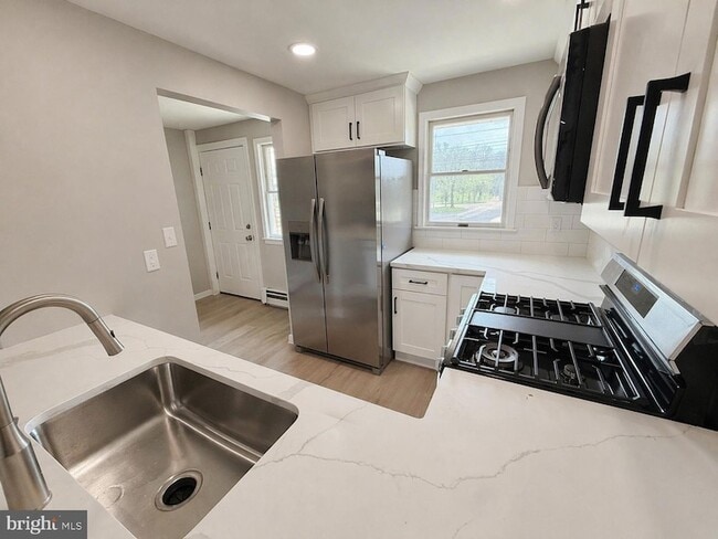 Building Photo - 359 Whites Rd