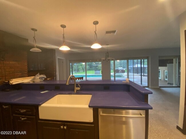 Building Photo - 1 Arrowhead Dr