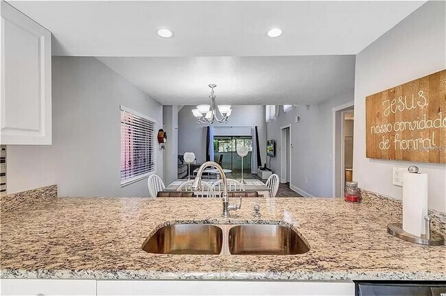 Building Photo - 5818 Windhover Dr