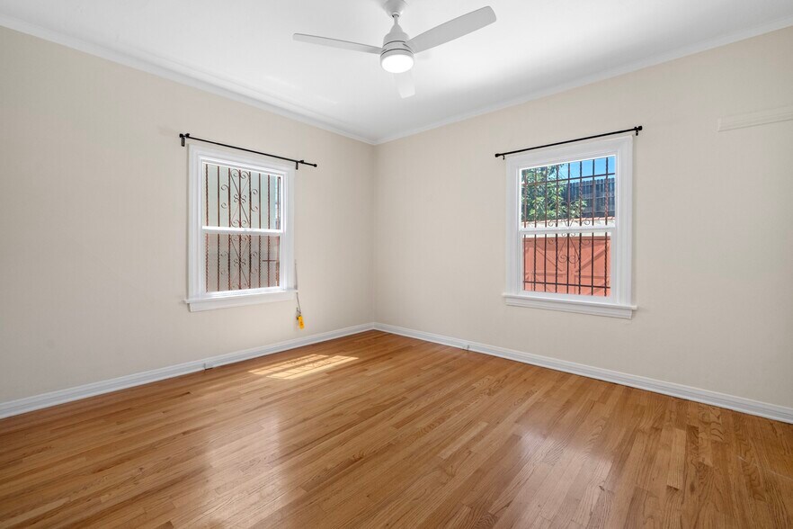 Building Photo - 429 N Gardner St