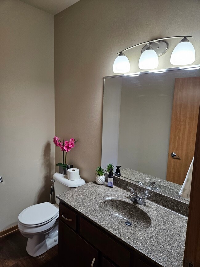 Half bath - 4868 Innovation Dr