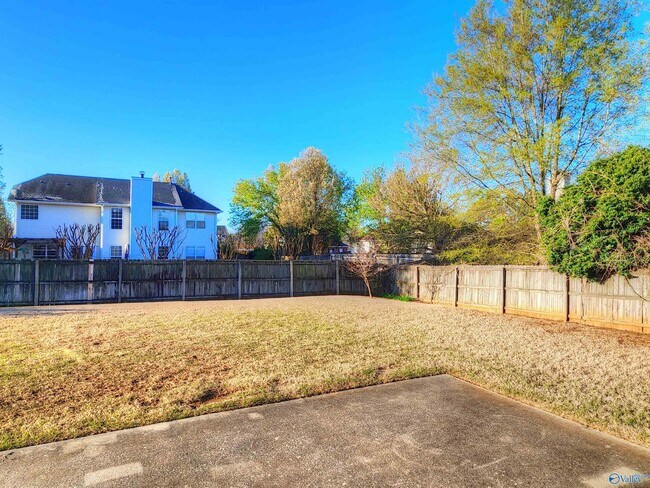 Building Photo - 227 Park Stone Dr