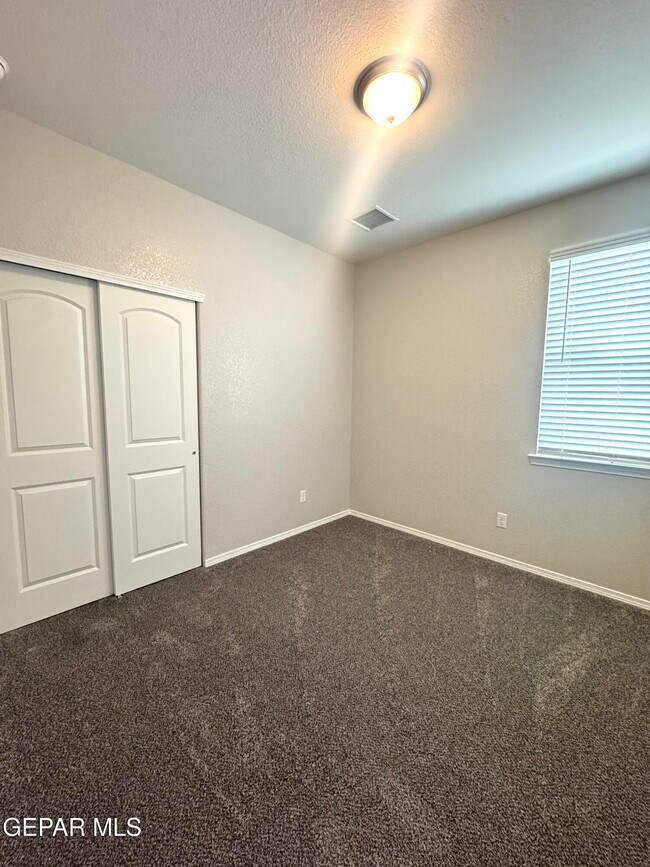 Building Photo - 15129 Resolve Dr