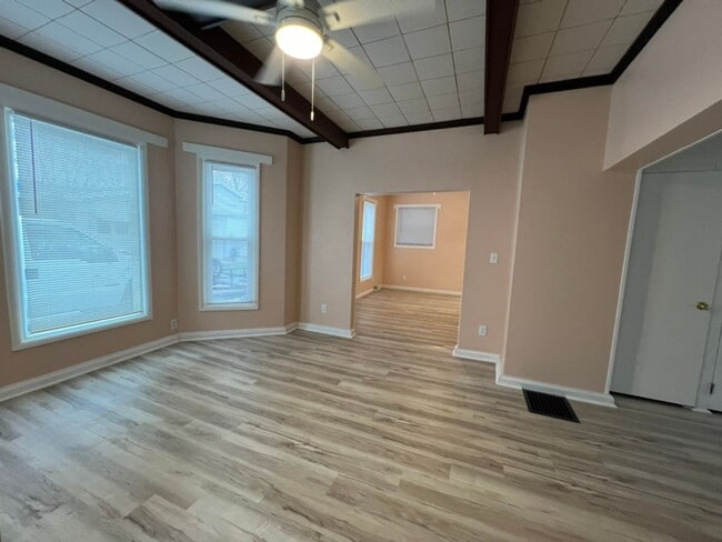 Building Photo - Newly Remodeled 4 Bed House Available Now!