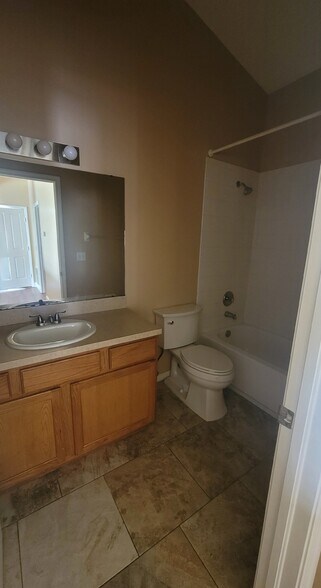 Building Photo - 8241 Crescent Moon Dr