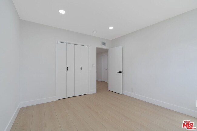 Building Photo - 22563 Tiara St