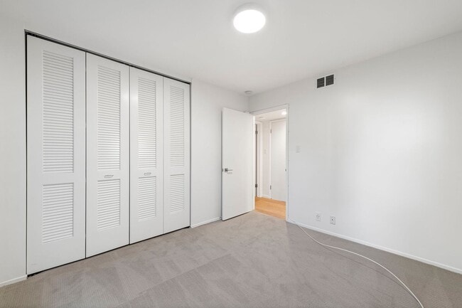 Building Photo - 2121 Laguna St