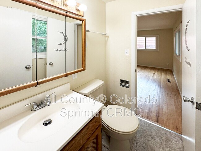 Building Photo - 2122 Meyers Ave