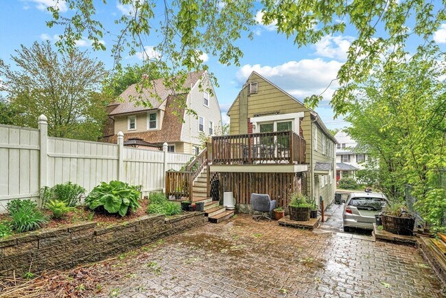 Building Photo - 121 Franklin St