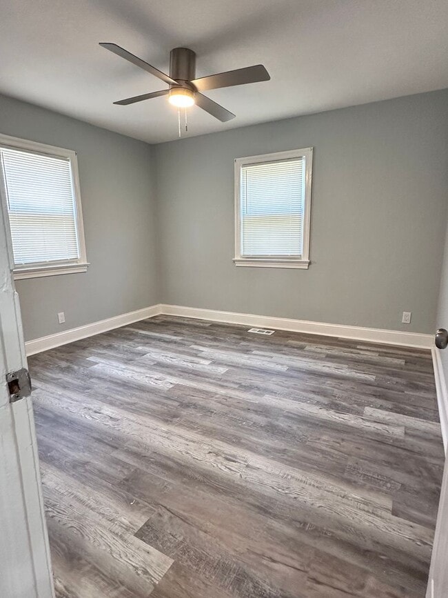 Building Photo - Coronado-Norfolk 3 Bedroom House