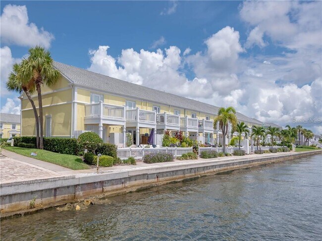 Building Photo - 5011 Starfish Dr SE