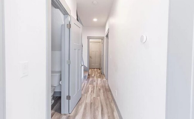 Building Photo - 3 bed 2.5 bath townhome in heart of Meridian