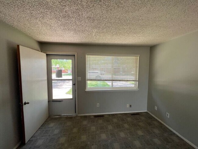 Building Photo - Great Condo In South Loveland