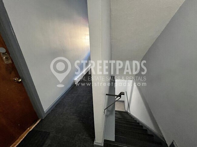 Building Photo - 1 bedroom in Boston MA 02135