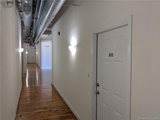 Building Photo - 390 Charles St