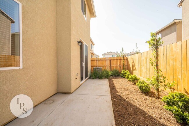 Building Photo - Newly Built Clovis 2-Story Home, 3BR + Den...