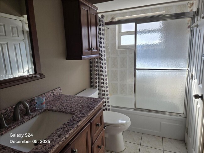 Building Photo - 5181 W Oakland Park Blvd