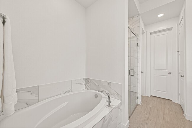 Building Photo - 7427 Compass Dr