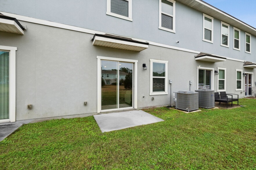 Building Photo - 936 Capitol Pky