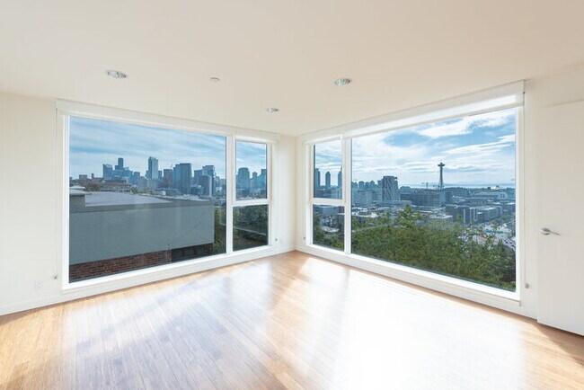 Building Photo - 711 Bellevue Ave E