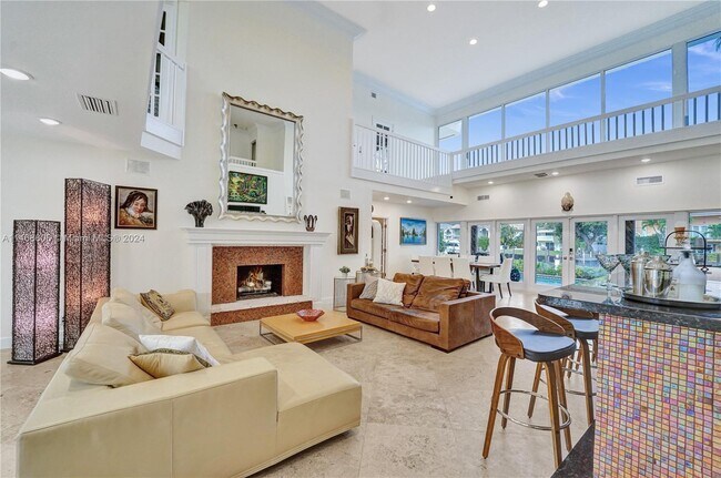 Building Photo - 1247 Seminole Dr