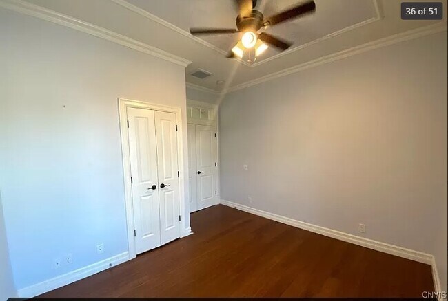 Building Photo - 517 Riverside Dr