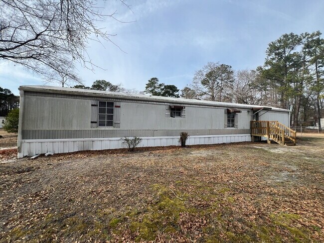 Building Photo - 2 Bedroom Mobile Home-516 Greenwood Dr.