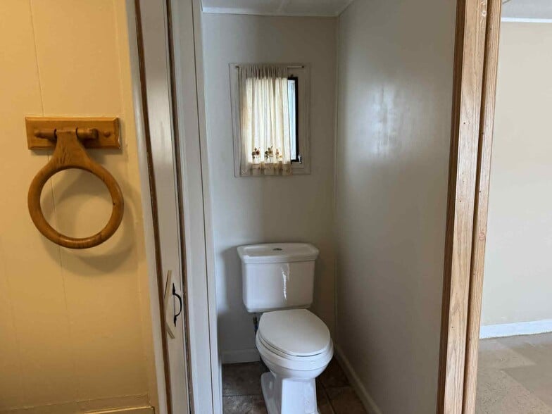 Building Photo - 48592 Leafdale Ct